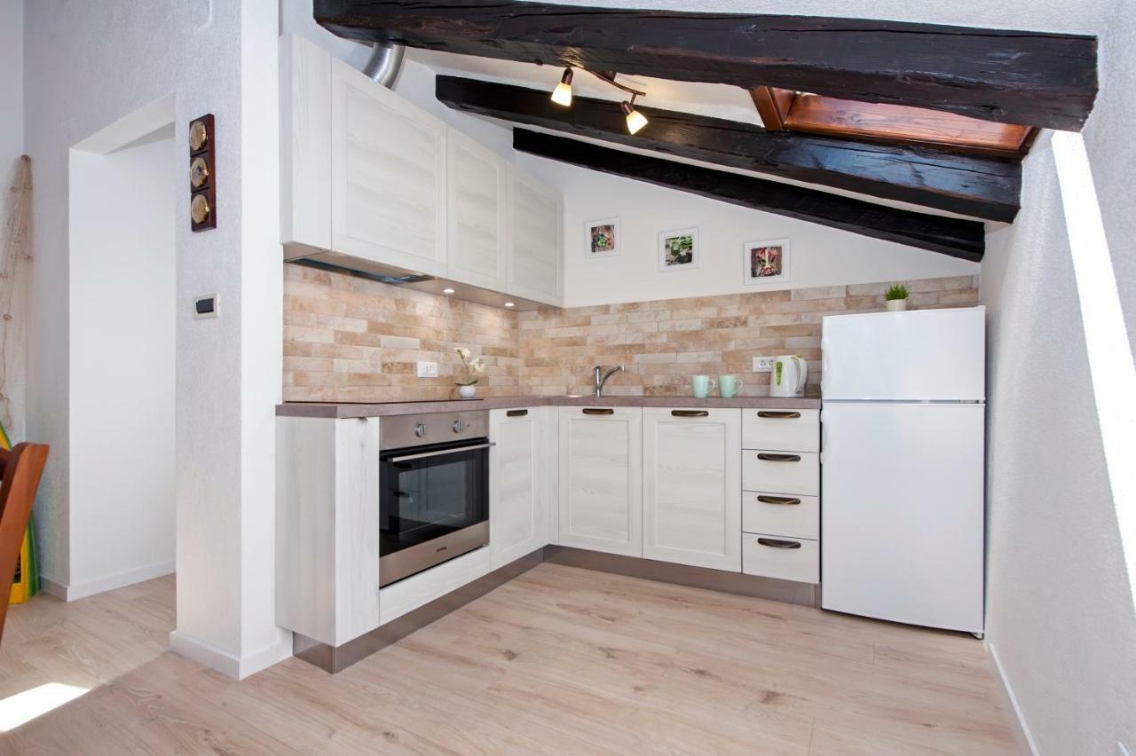 Rovigno Bella Sea View Apartment Екстериор снимка