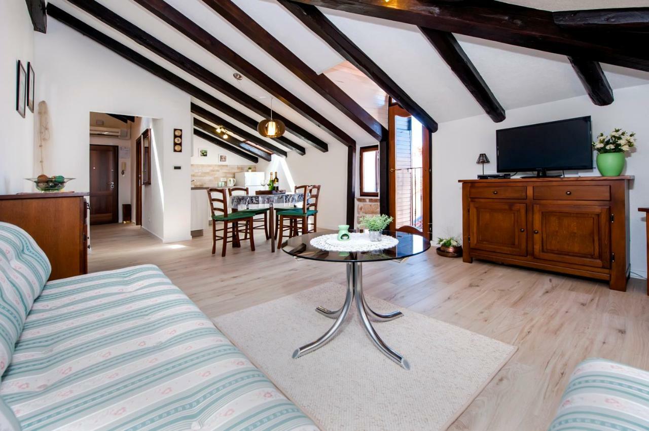 Rovigno Bella Sea View Apartment Екстериор снимка