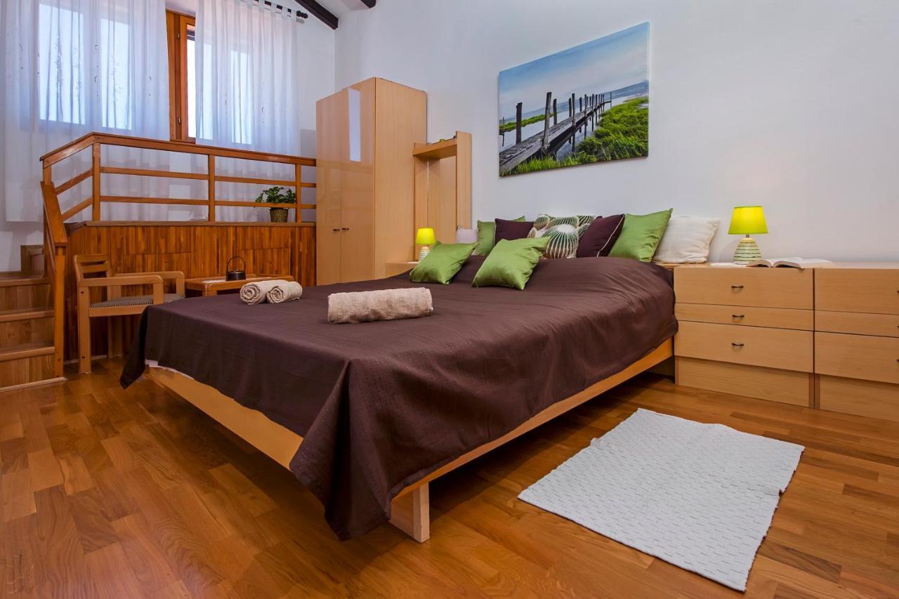 Rovigno Bella Sea View Apartment Екстериор снимка